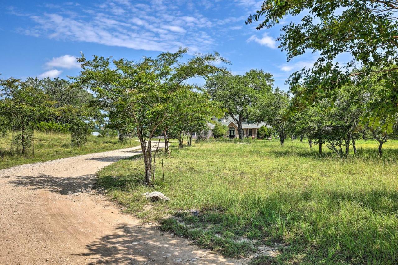 Cozy Spring Branch Cottage In Hill Country! Екстер'єр фото