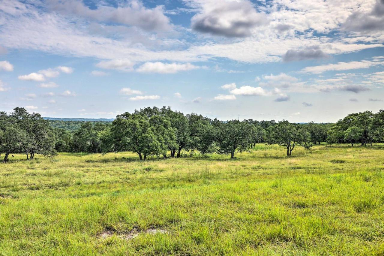 Cozy Spring Branch Cottage In Hill Country! Екстер'єр фото